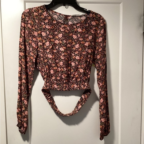 Nwot Elodie Floral Shirt size small - Picture 1 of 4